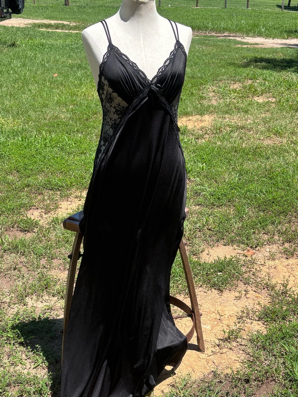 Glamorous Vintage Gilead Long Black Lace Nightgown!